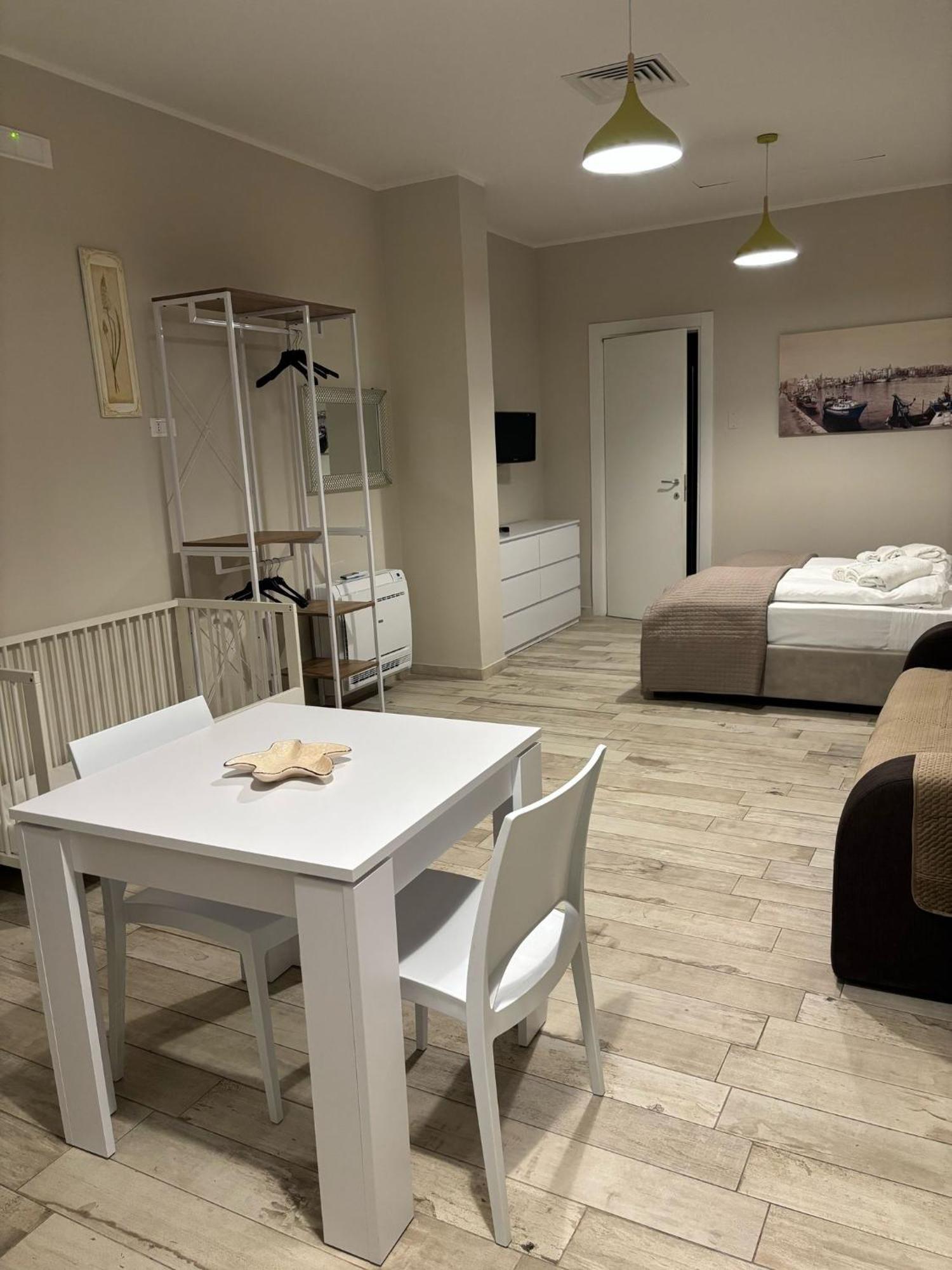 Appartamento Con Patio Monopoli Eksteriør bilde