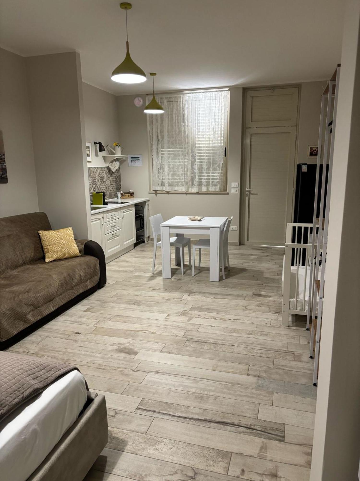 Appartamento Con Patio Monopoli Eksteriør bilde